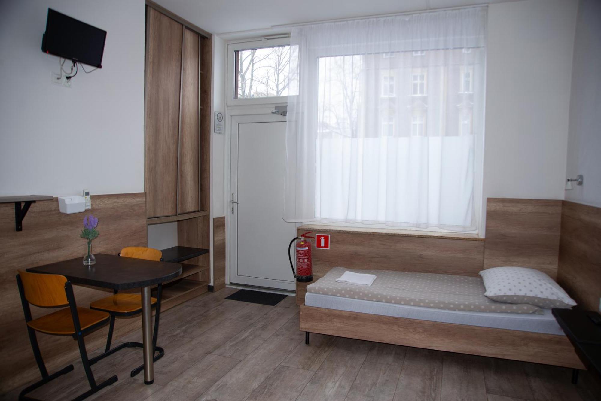Noclegi "Poza Szlakiem" Walbrzych Exterior photo